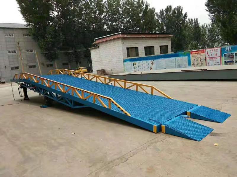 電動(dòng)液壓登車(chē)橋